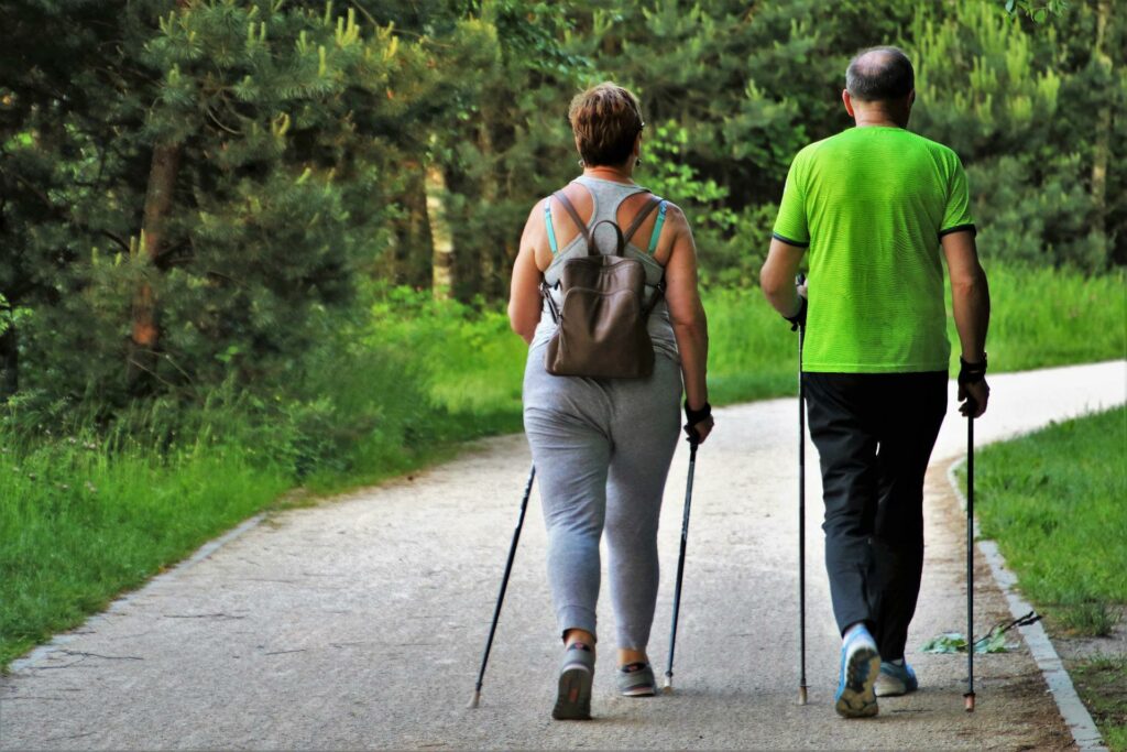 Nordic Walking ist eine geeignete Sportart für Senioren